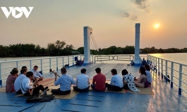 Don Ca Tai Tu – Seni yang Memandu Wisatawan ke Bumi Long An