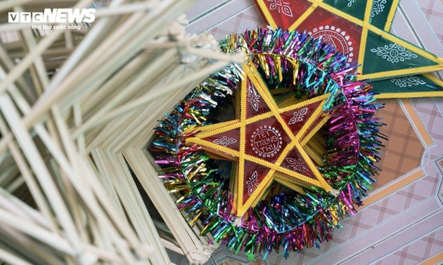 Desa Bao Dap Meriah Selama Festival Medio Musim Gugur