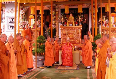 Ceremonia para rogar por la paz y la prosperidad del país en Huế