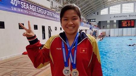 Nadadora vietnamita gana 4 medallas de oro en primera jornada de concurso regional