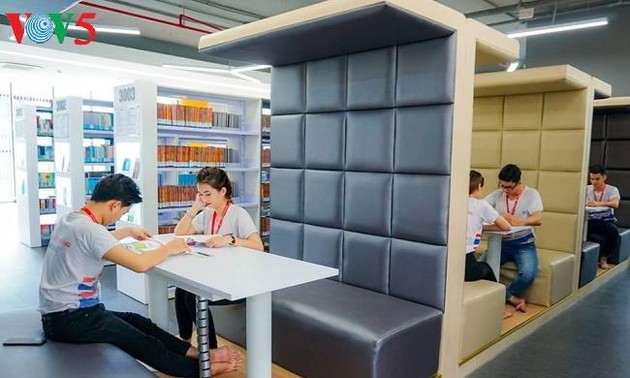 Biblioteca de alta tecnología motiva a los estudiantes