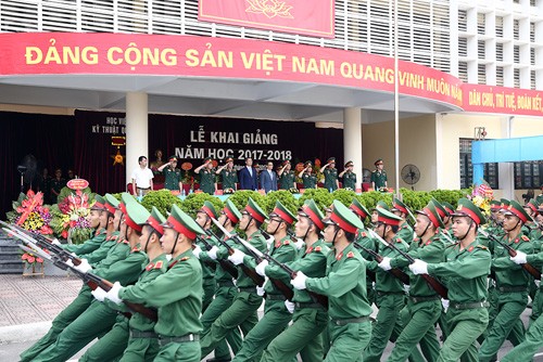 Viceprimer ministro de Vietnam orienta la renovación de la Academia Técnica Militar