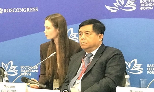 Vietnam promueve cooperación comercial y económica con Rusia y Asean