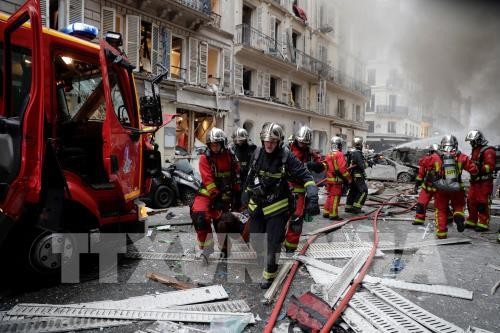 Explosión en París se debe a fuga de gas, afirma fiscalía local