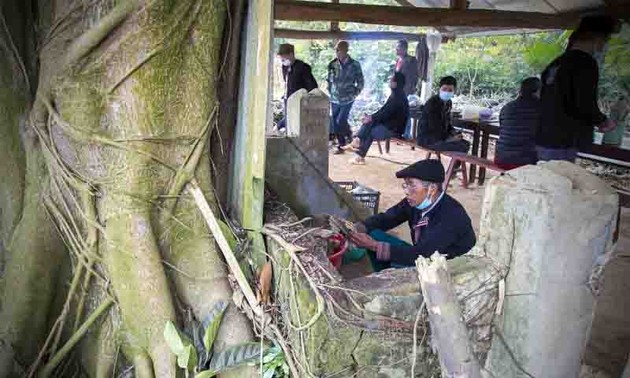 El ritual de adoración a la deidad de la selva, costumbre de la comunidad étnica Dao Rojo