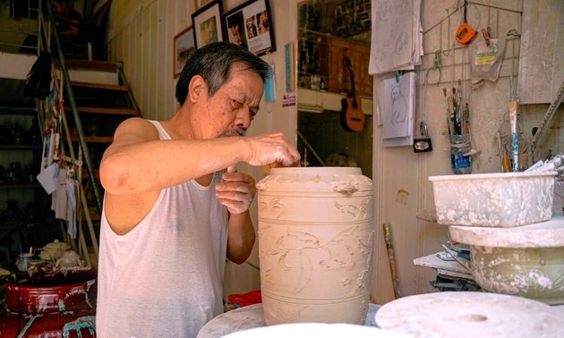 Aldea cerámica de Bat Trang fortalece su posición en el panorama global de la artesanía