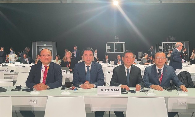 Vietnam reafirma compromiso con los Objetivos de Desarrollo Sostenible en la Conferencia de Sevilla