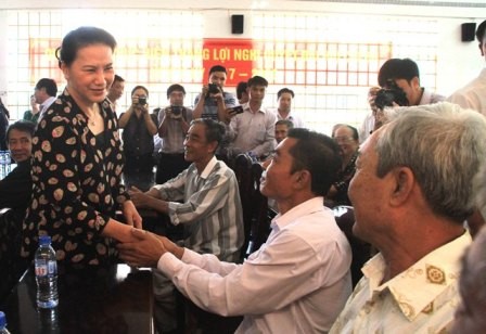 Dirigentes del Parlamento de Vietnam contactan con votantes sureños 