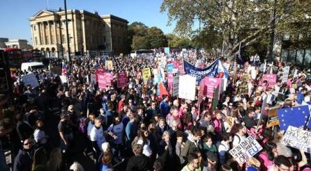 Piden en masivas manifestaciones en Londres segundo referéndum sobre el Brexit