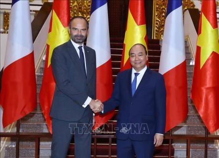 Prensa francesa resalta visita del primer ministro a Vietnam