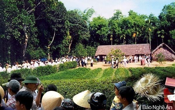 Rinden tributo a Presidente Ho Chi Minh en nuevo año lunar