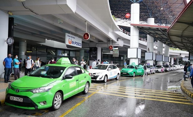 Vietnam reanuda los servicios de transporte 