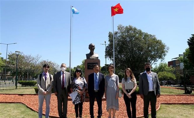 Buenos Aires rinde homenaje al presidente Ho Chi Minh