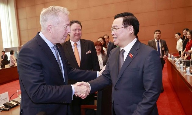 Vietnam quiere que empresas estadounidenses amplíen operaciones en su territorio