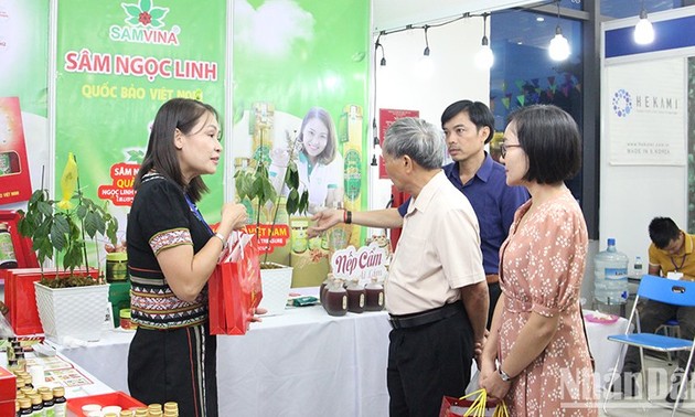 Celebran Feria Internacional de Comercio,Turismo e Inversión del Corredor Económico Este-Oeste en Da Nang 2023