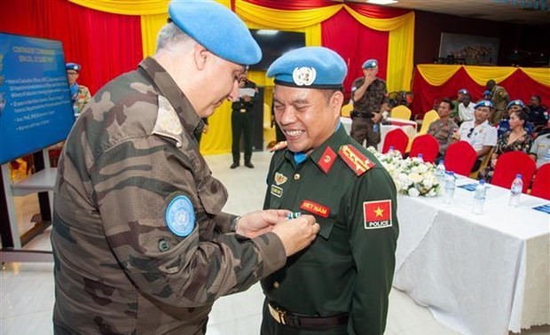 UNMISS otorga Medalla de Mantenimiento de la Paz de la ONU a tres oficiales de Seguridad Pública vietnamitas