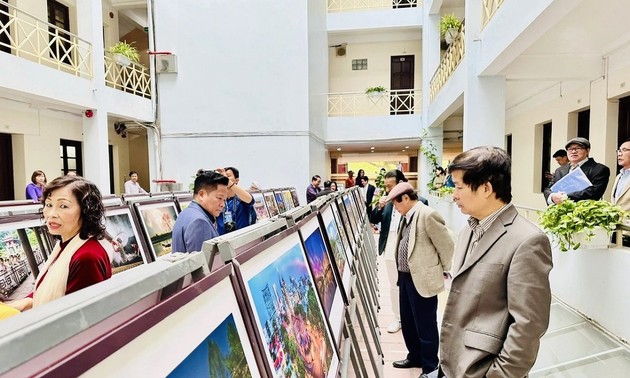 Exposición fotográfica sobre la belleza y el desarrollo de Hanói, Thua Thien Hue y Ciudad Ho Chi Minh