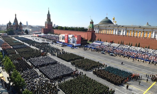 Realizan desfile militar en Moscú para celebrar el 79º aniversario de la victoria sobre el nazismo