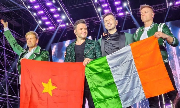 Westlife y grupos musicales internacionales famosos que realizaron giras por Vietnam