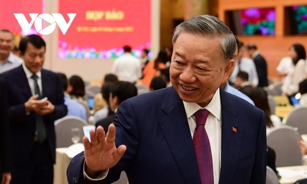 Líder vietnamita recibe más felicitaciones de partidos en el mundo