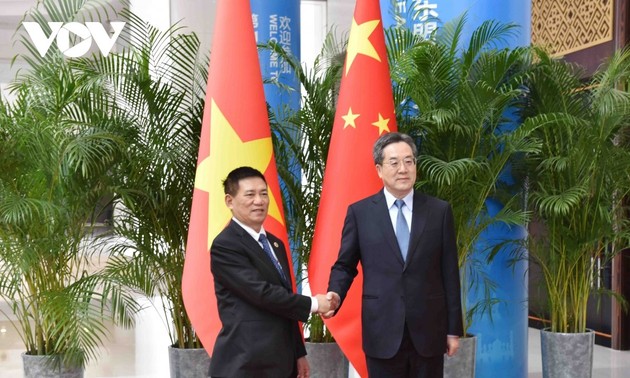 Viceprimer ministro de Vietnam sostiene conversaciones su homólogo chino