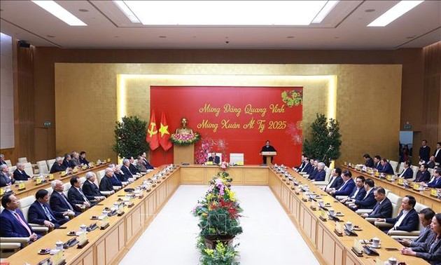 Altos dirigentes asisten a encuentro en saludo al nacimiento del PCV y a la nueva primavera