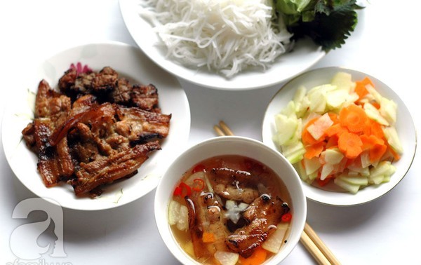 越南语讲座：Tại nhà hàng Việt Nam在越南餐厅