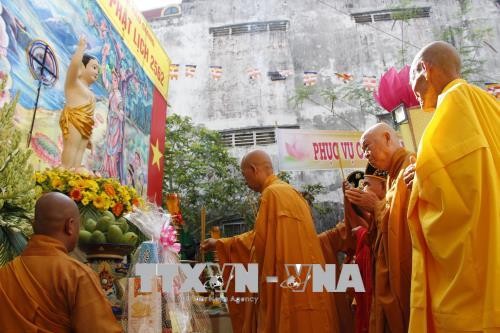 佛历2562年佛诞节大典在各地举行