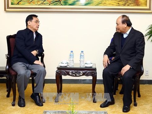 Nguyen Xuan Phuc reçoit l’ancien Premier ministre laotien