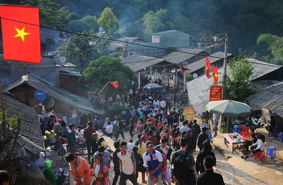 Ouverture de la fête du marché des amoureux de Khâu Vai