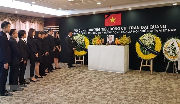 Cérémonie d’hommage au président Trân Dai Quang à Shanghai et en Pologne