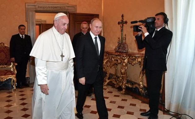 Vladimir Poutine en déplacement en Italie et au Vatican