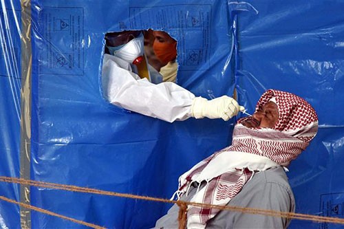  Coronavirus/ Bilan dans la monde : les USA ne jugent plus le test nécessaire pour les gens sans symptôme, masque à Marseille