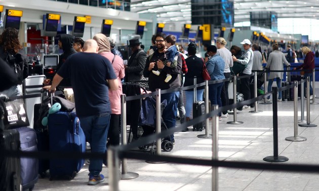 Annulations, retards, grève : le chaos continue dans les transports britanniques