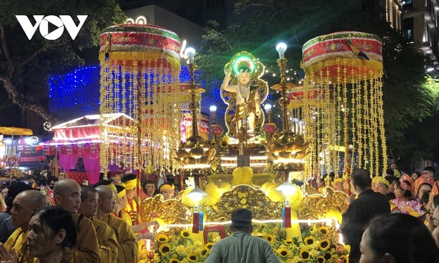 Célébration solennelle du Vesak à Hanoï