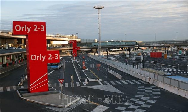 Perturbations majeures à l’aéroport de Paris Orly suite à une grève des contrôleurs aériens