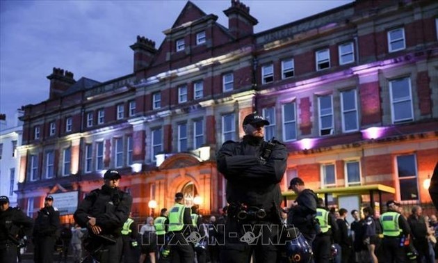 Royaume-Uni: La police se prépare à faire face à 30 nouvelles manifestations