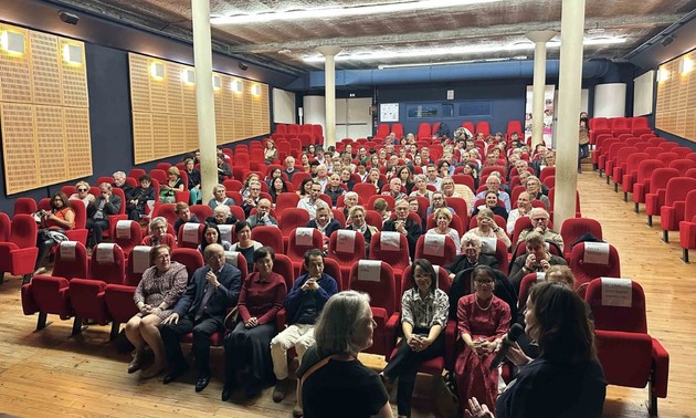 France: collecte de dons en faveur des enfants vietnamiens démunis