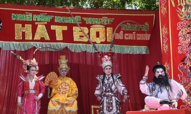Le hát bội retrouve son public au cœur des sites historiques de Hô Chi Minh-ville