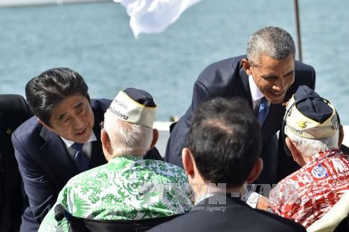 Leaders of US and Japan show solidarity in Pearl Harbor visit