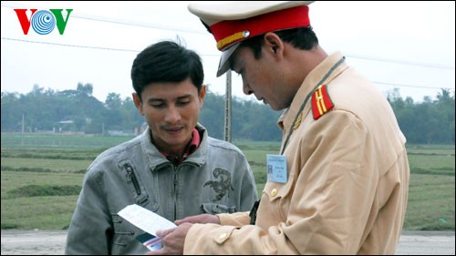 APEC 2017: English training for traffic officers in Da Nang