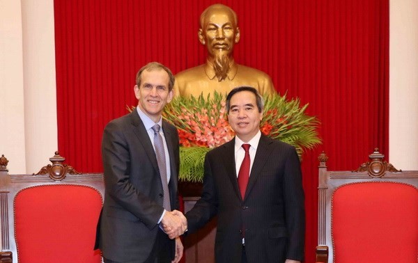 Vietnam vows best conditions for Google