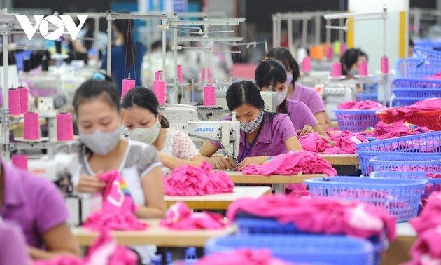 Vietnam’s exports rebound strongly