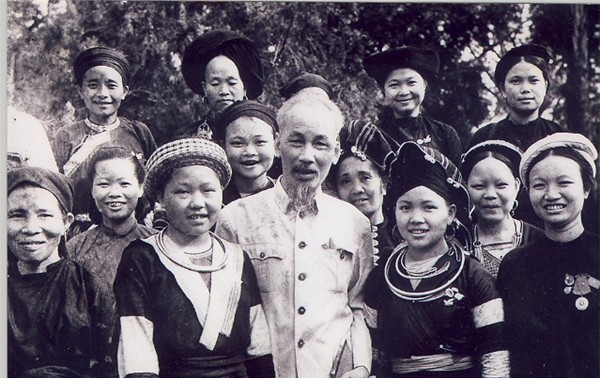 Activités en l’honneur des 87 ans de l’Union des femmes du Vietnam