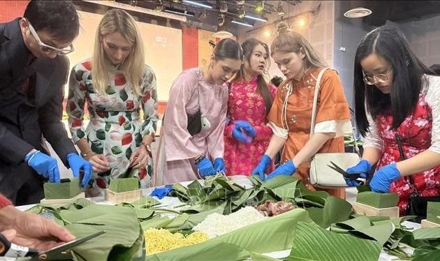 Le marché du printemps vietnamien rayonne au cœur de la France