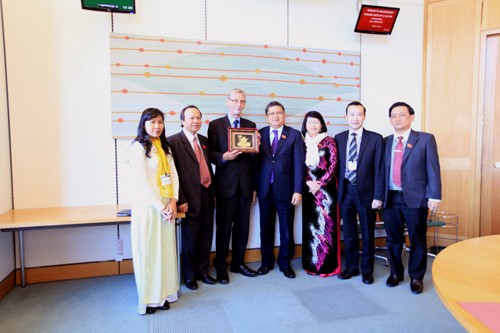 Vietnam, UK to foster parliamentary cooperation 