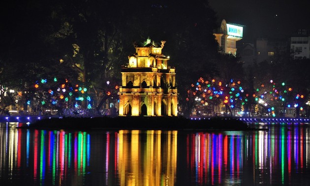 One day at Hoan Kiem Lake 