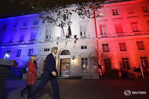 US Secretary of State arrives in Paris to show support for France