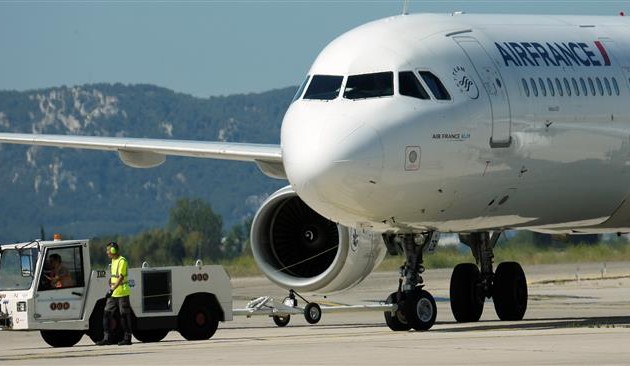 Air France cancels hundreds of flights due to strikes