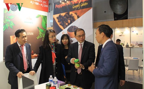 Vietnam’s food products introduced at Paris international food industry expo